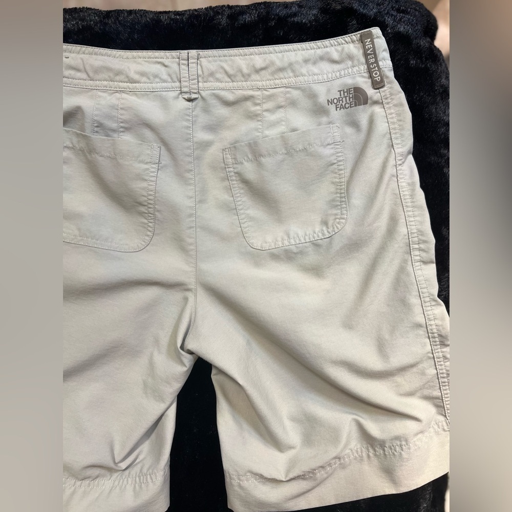 THE NORTH FACE WOMEN’S HORIZON 2.0 ROLL-UP SHORTS-SZ 4🤎EUC - Picture 12 of 15